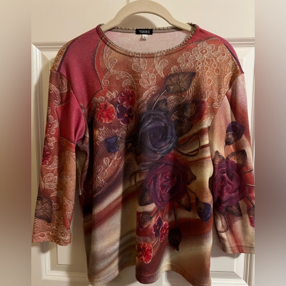EUC Yukiko colorful top. Size L